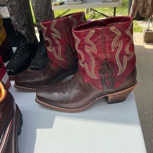 Women’s boots